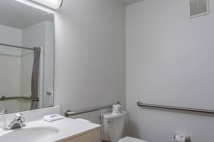 Room 21 of 27
